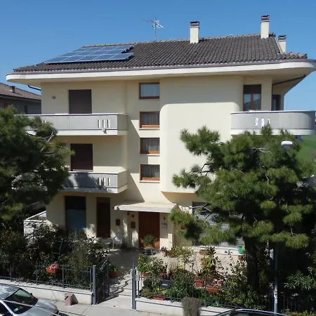 アパート Attico Del Picchio Porto SantʼElpidio